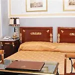 Grand Des Iles Borromees & 5* סטרסה