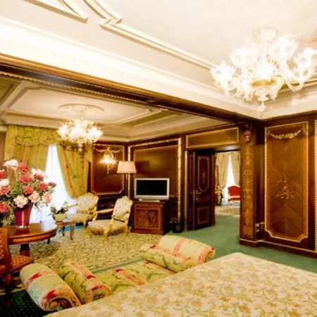 فندق Grand Des Iles Borromees & 5*
