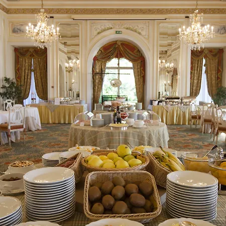 Grand Des Iles Borromees & 5* ستريزا