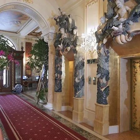 Hotel Grand Des Iles Borromees &