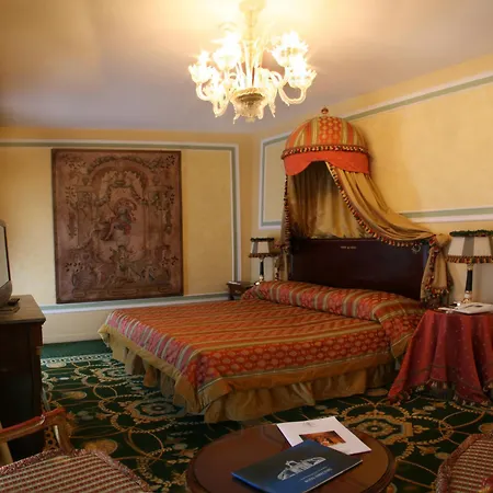 Grand Des Iles Borromees & فندق ستريزا