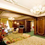 Hotel Grand Des Iles Borromees & 5*